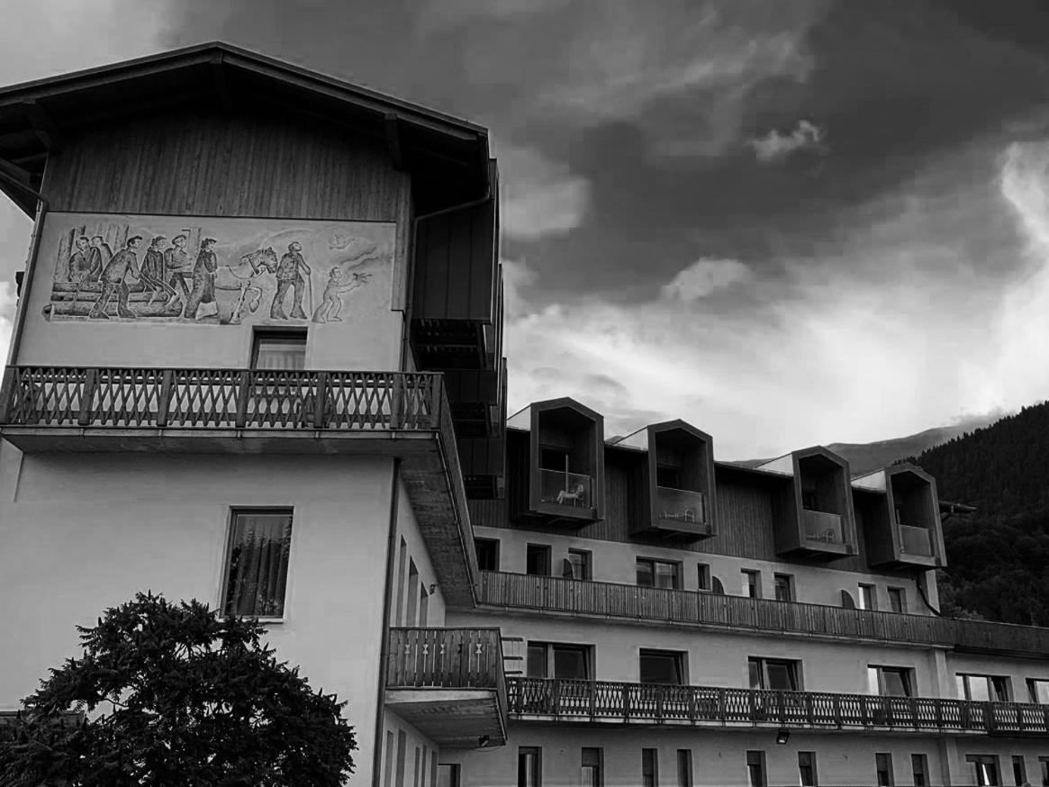 Albergo Croce D'Aune ペダヴェーナ エクステリア 写真